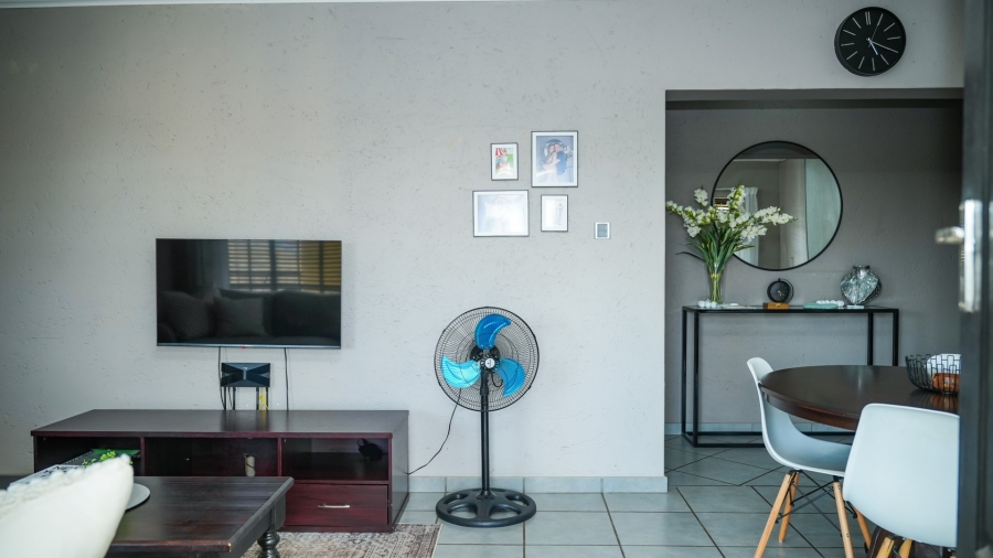 8 Bedroom Property for Sale in Flamwood North West